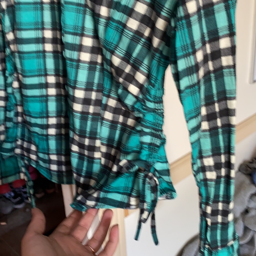 Green flannel - Picture 3 of 5